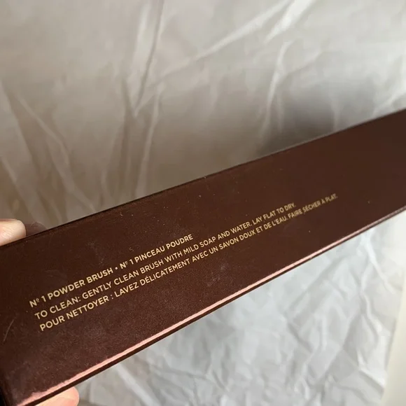 Hourglass No 1 Powder Brush - Picture 4 of 10